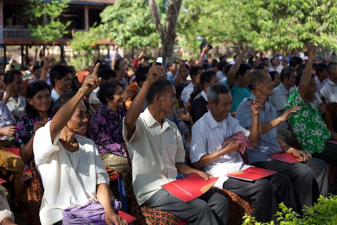 Khmer Krom community members respond to a question at a forum on whether they'd like to see Krom issues represented at the Tribunal (June 2010). Photo by Rothany Srun.